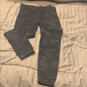 NWOT Spanx Camo leggings!